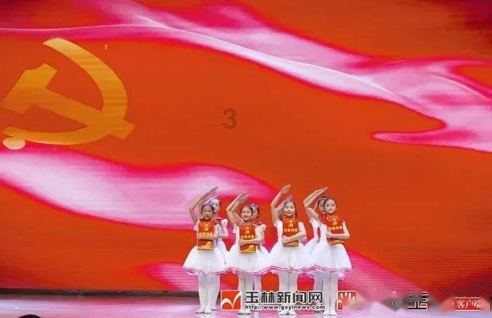 西班牙拟将女性带薪生理假引入法案，你支持国内给女性放生理假吗？游戏画面