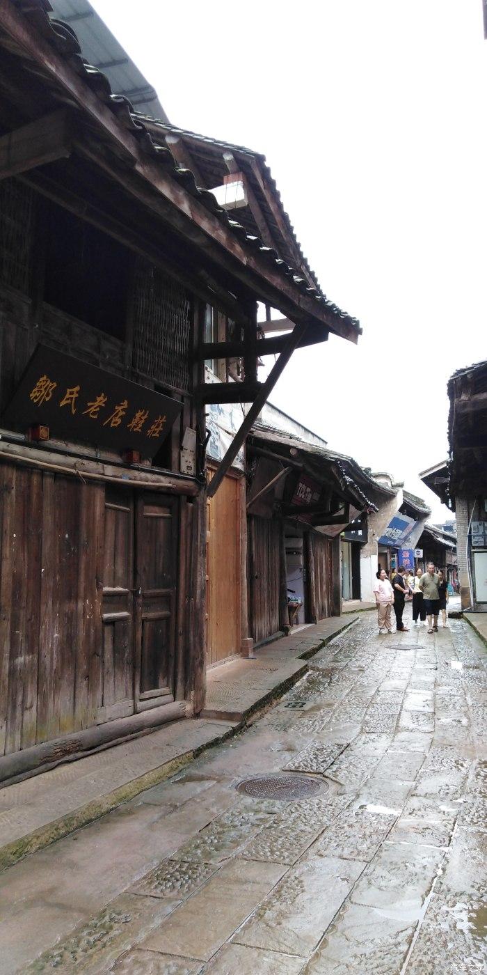 逃离沙漠小镇