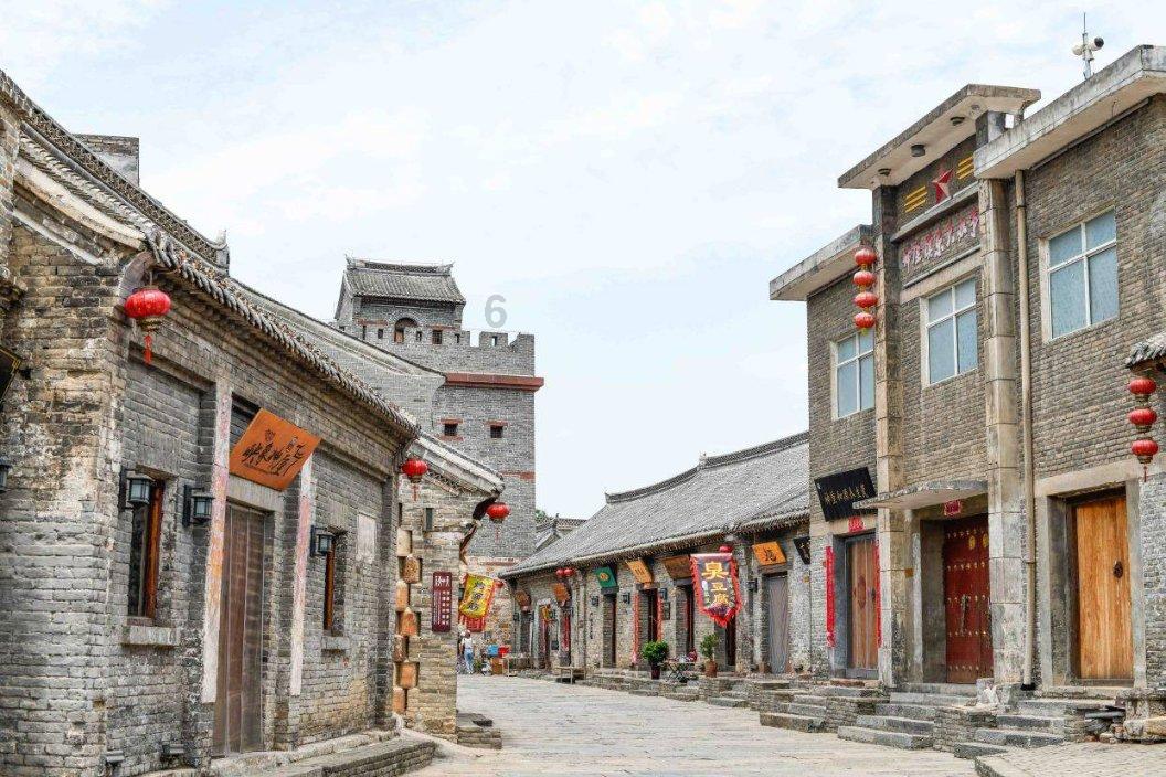 逃离违建房屋