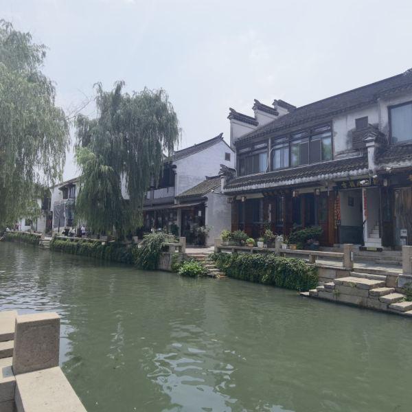 逃离地下古寺庙